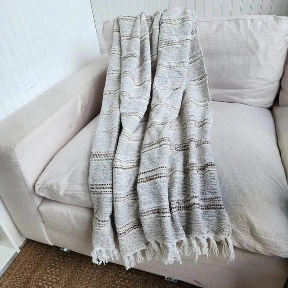 Celerie Kemble White & Gray Decorative Tapestry Mateo Throw India 50" x 60" - Picture 1 of 15